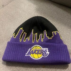 New Era Los Angeles Lakers Purple and Black Skyline Beanie